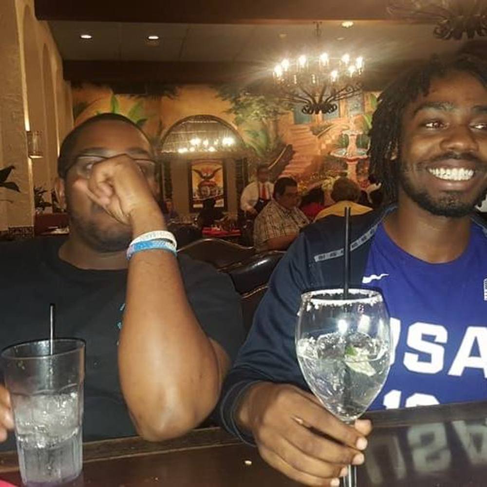 Meet your Posher, Zay